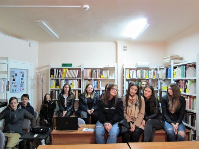 Lekcja biblioteczna i muzealna - kl. II b LO