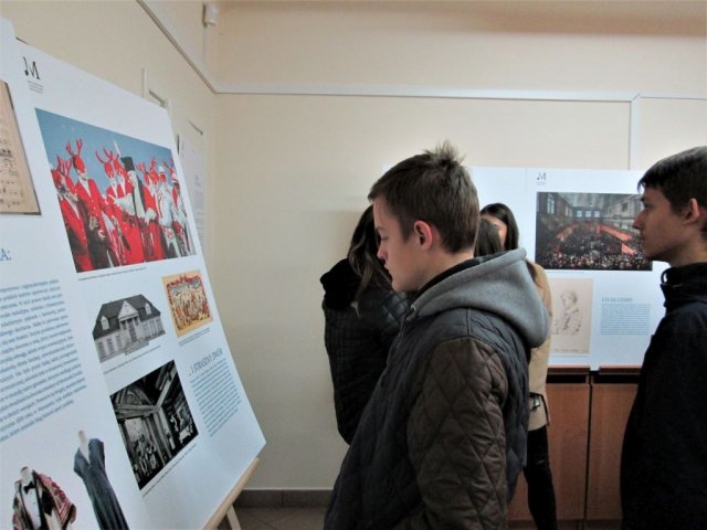 Lekcja biblioteczna i muzealna - kl. II b LO