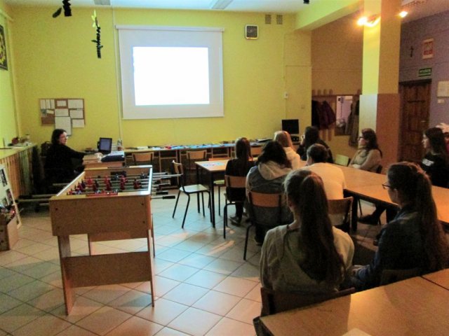 Lekcja biblioteczna w Publicznym Gimnazjum im. Jana Kochanowskiego w Białobrzegach